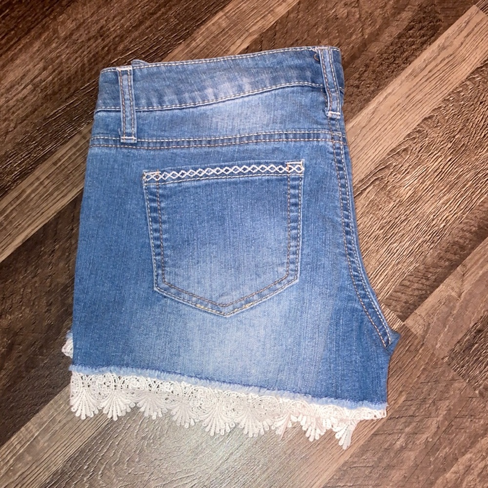 Lei Lace Shorts